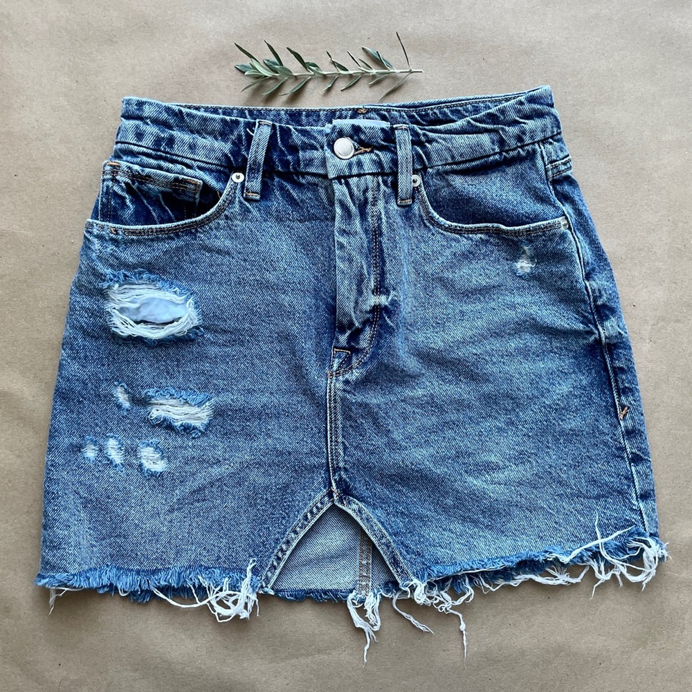 Good American Distressed Denim Skirt
